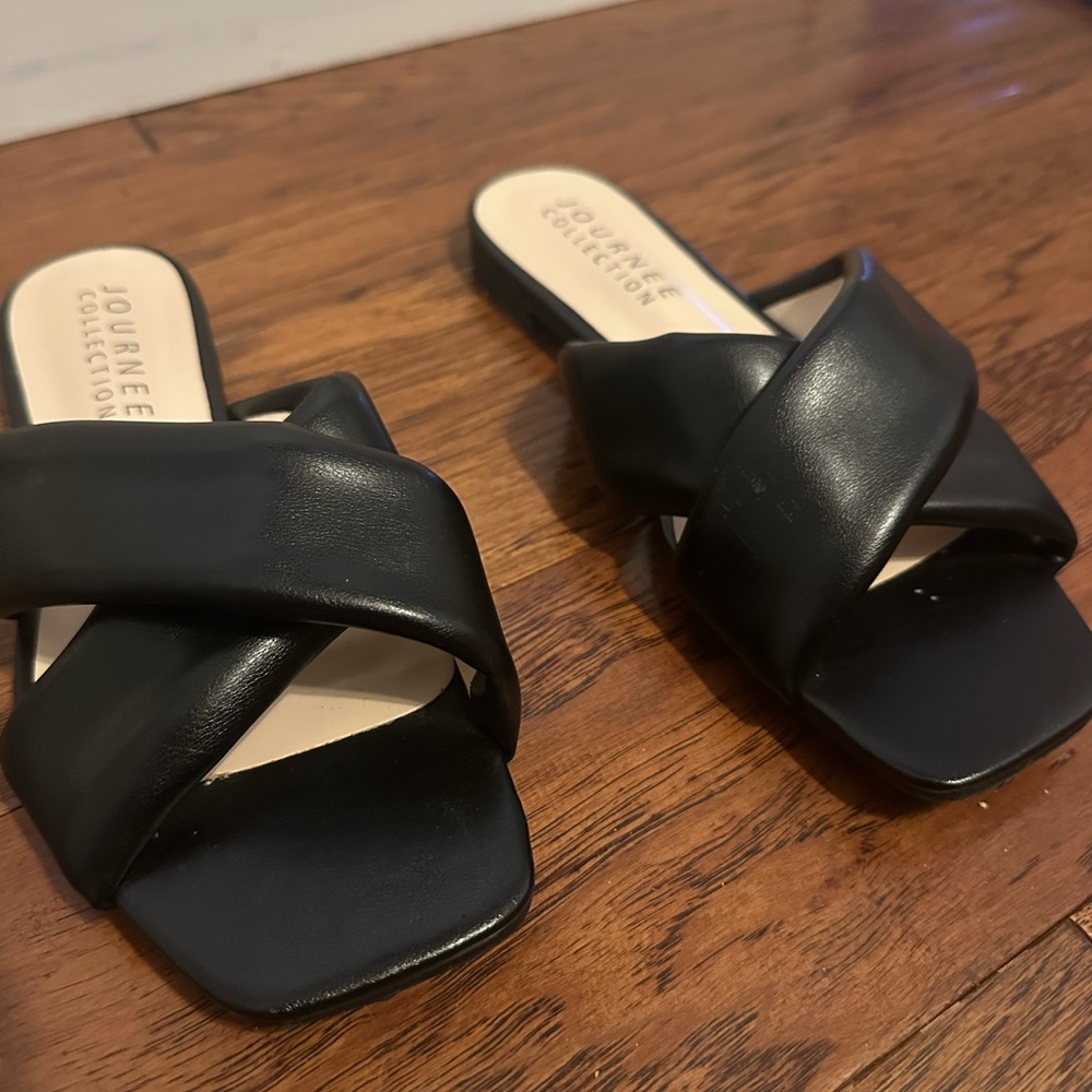 Journee Collection Black Padded Crisscross Slide Sandals